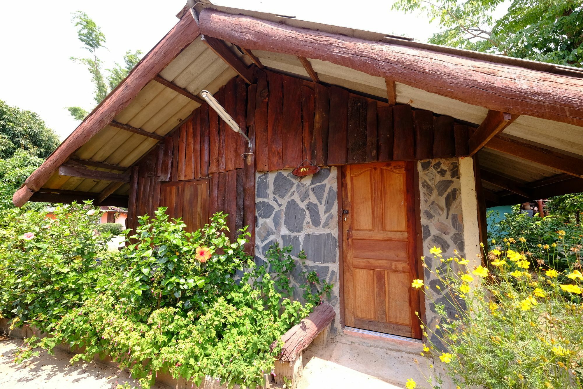 Baanpakrimklong Sukhamon Homestay & Resort 묵다한 외부 사진